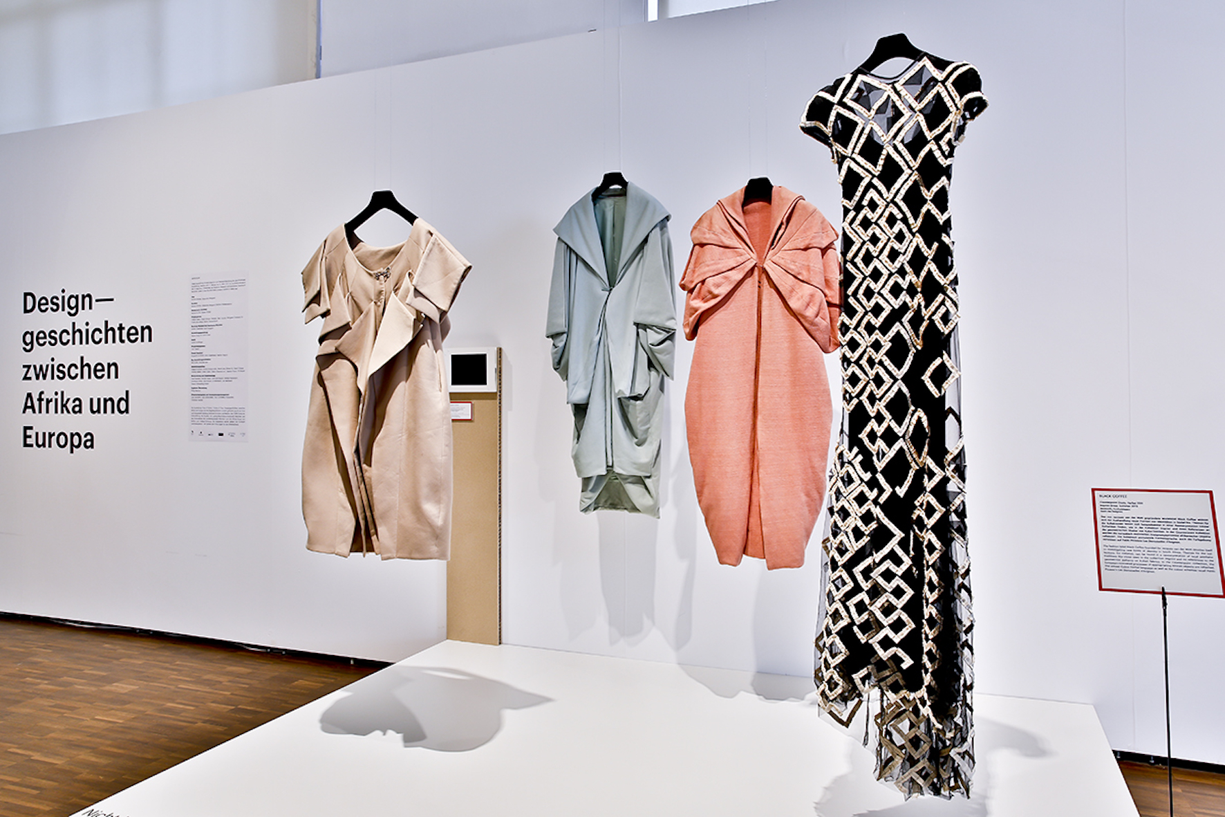 Flow of Forms / Forms of Flow. Designgeschichten zwischen Afrika und Europa – Exhibition (Munich 2017 & Hamburg 2018)